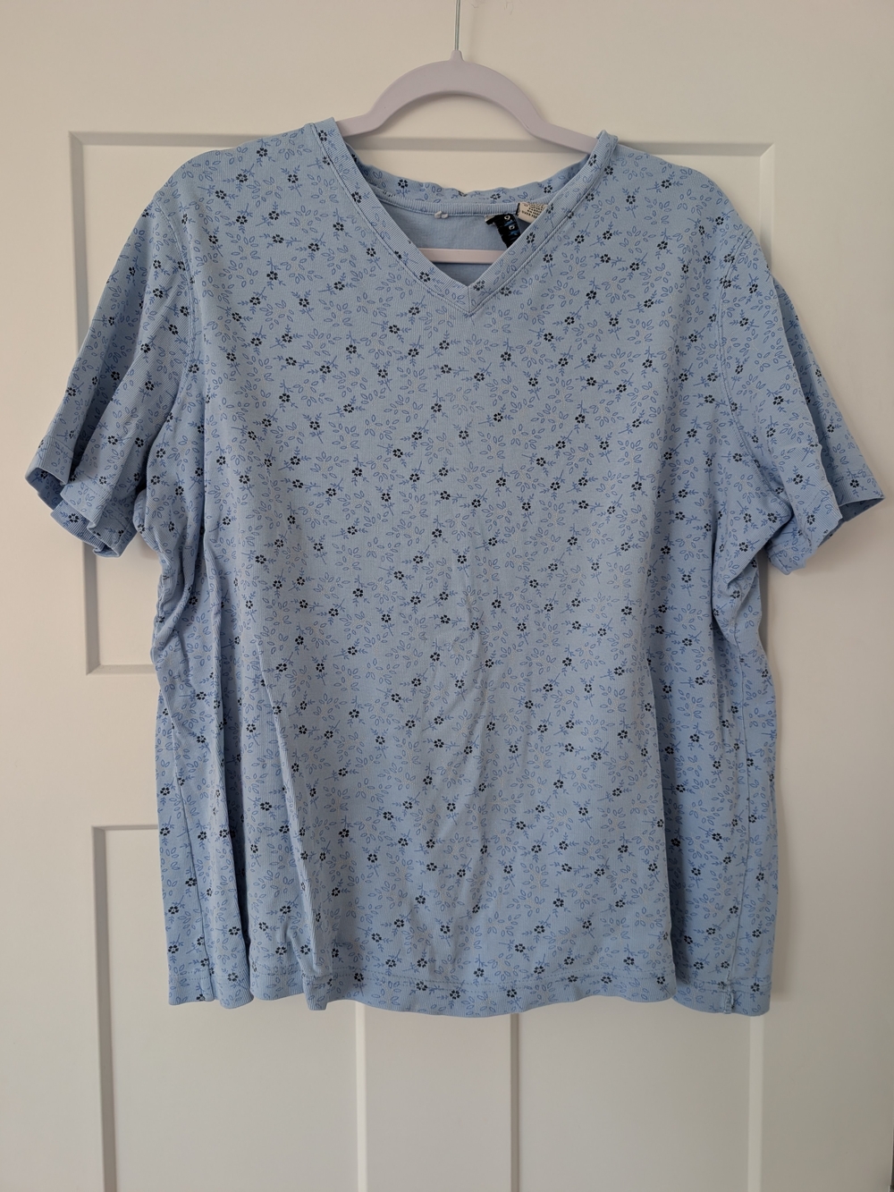 Vintage Light Blue Floral V-Neck Tee Size 16W/18W